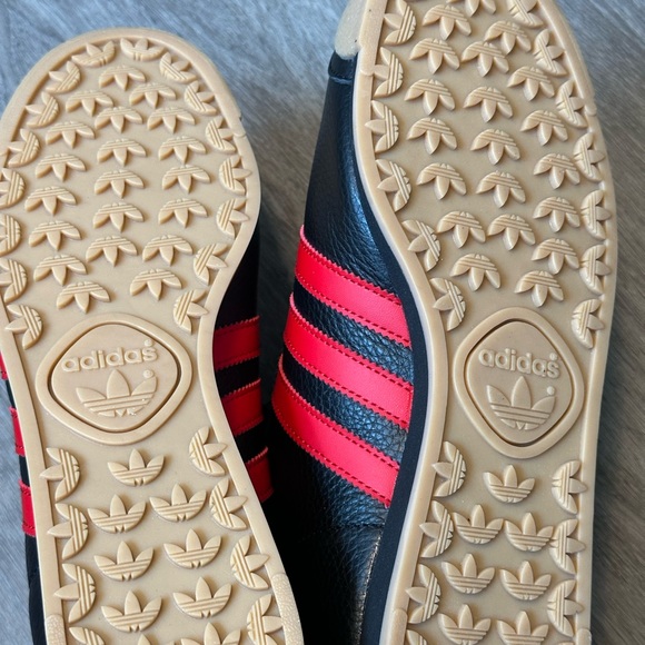Adidas Samoa Black and Red Sneakers - Size 8M or 9W - NWT! - Picture 5 of 8